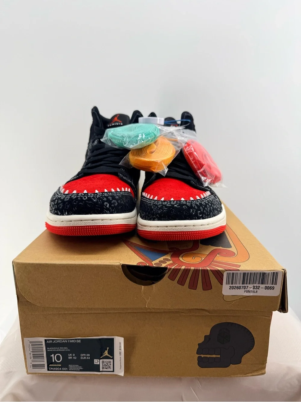 Jordan 1 Siempre Familia size 10M